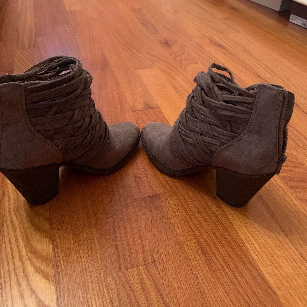 NWOT Fergalicious ankle booties - Picture 6 of 6